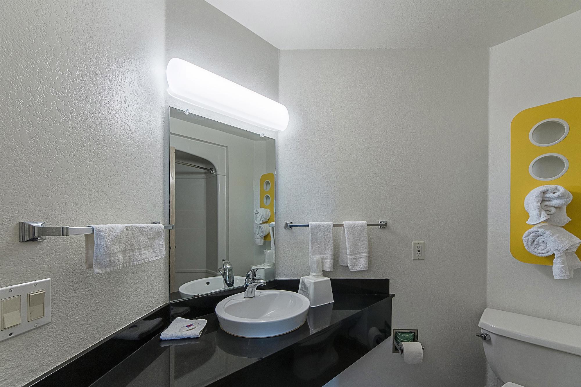 Motel 6-San Antonio, Tx - Downtown - Alamo Dome Zewnętrze zdjęcie