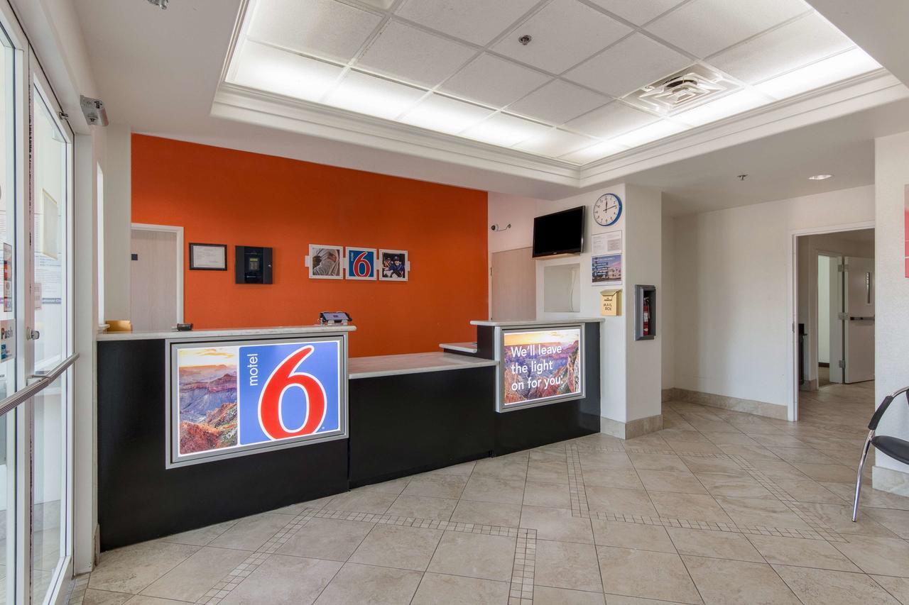 Motel 6-San Antonio, Tx - Downtown - Alamo Dome Zewnętrze zdjęcie