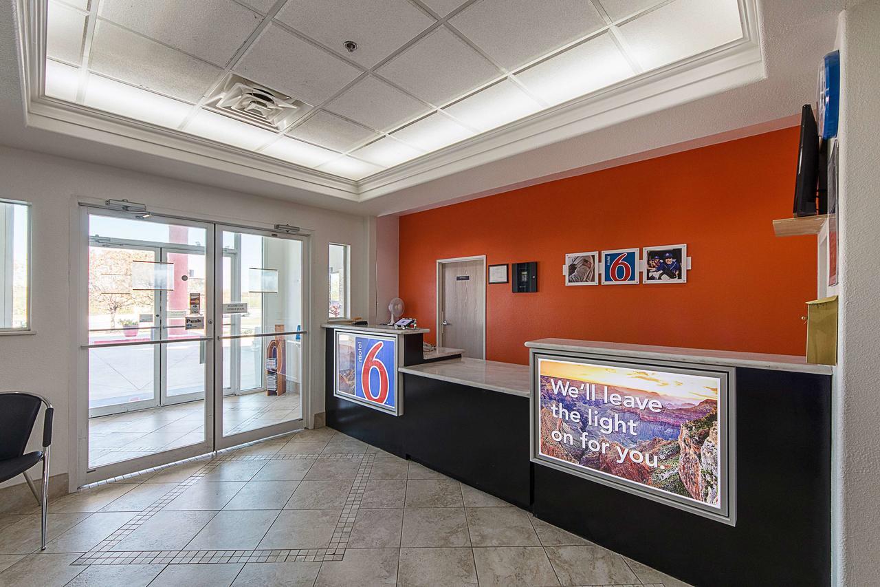 Motel 6-San Antonio, Tx - Downtown - Alamo Dome Zewnętrze zdjęcie