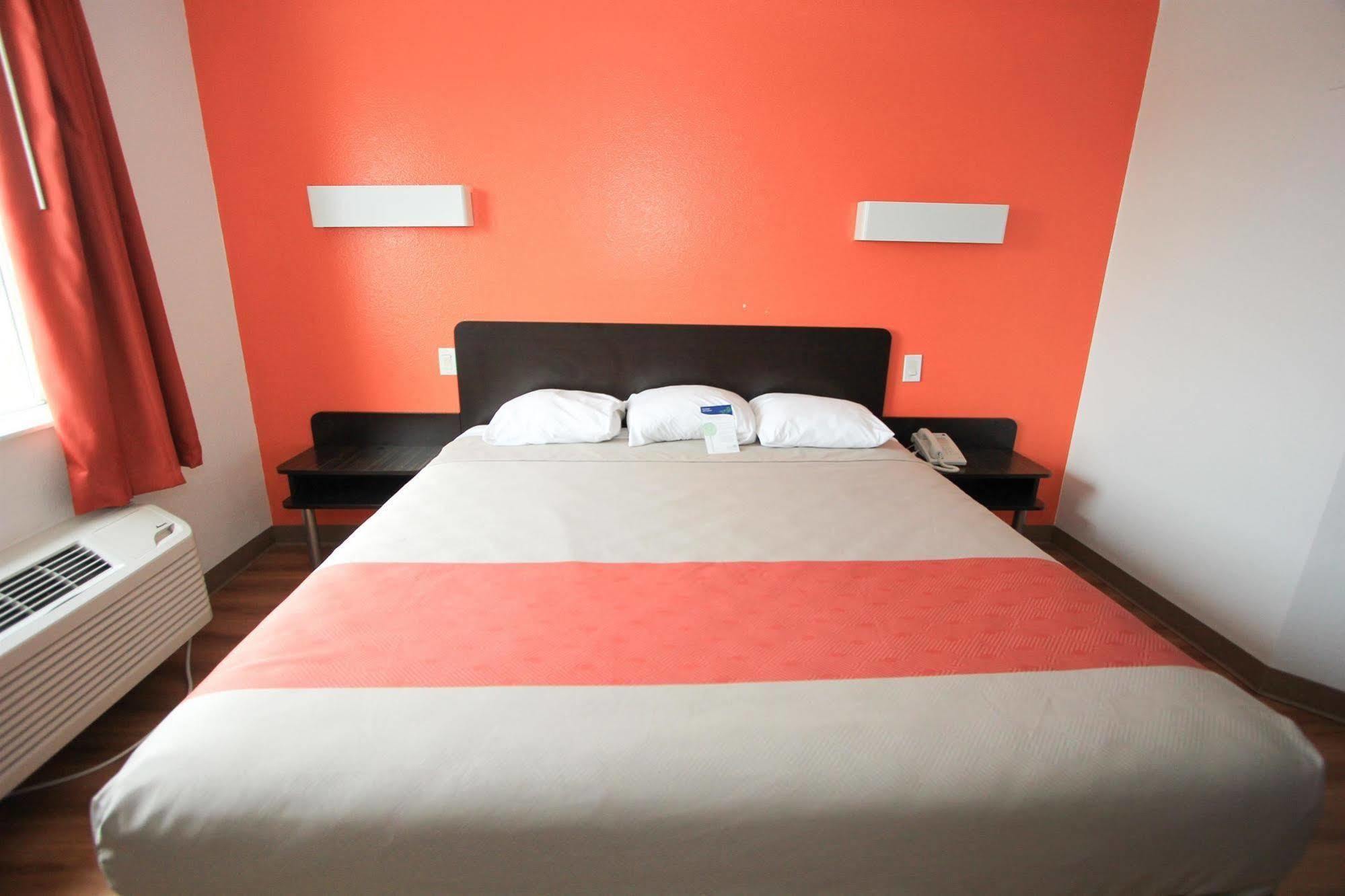 Motel 6-San Antonio, Tx - Downtown - Alamo Dome Zewnętrze zdjęcie