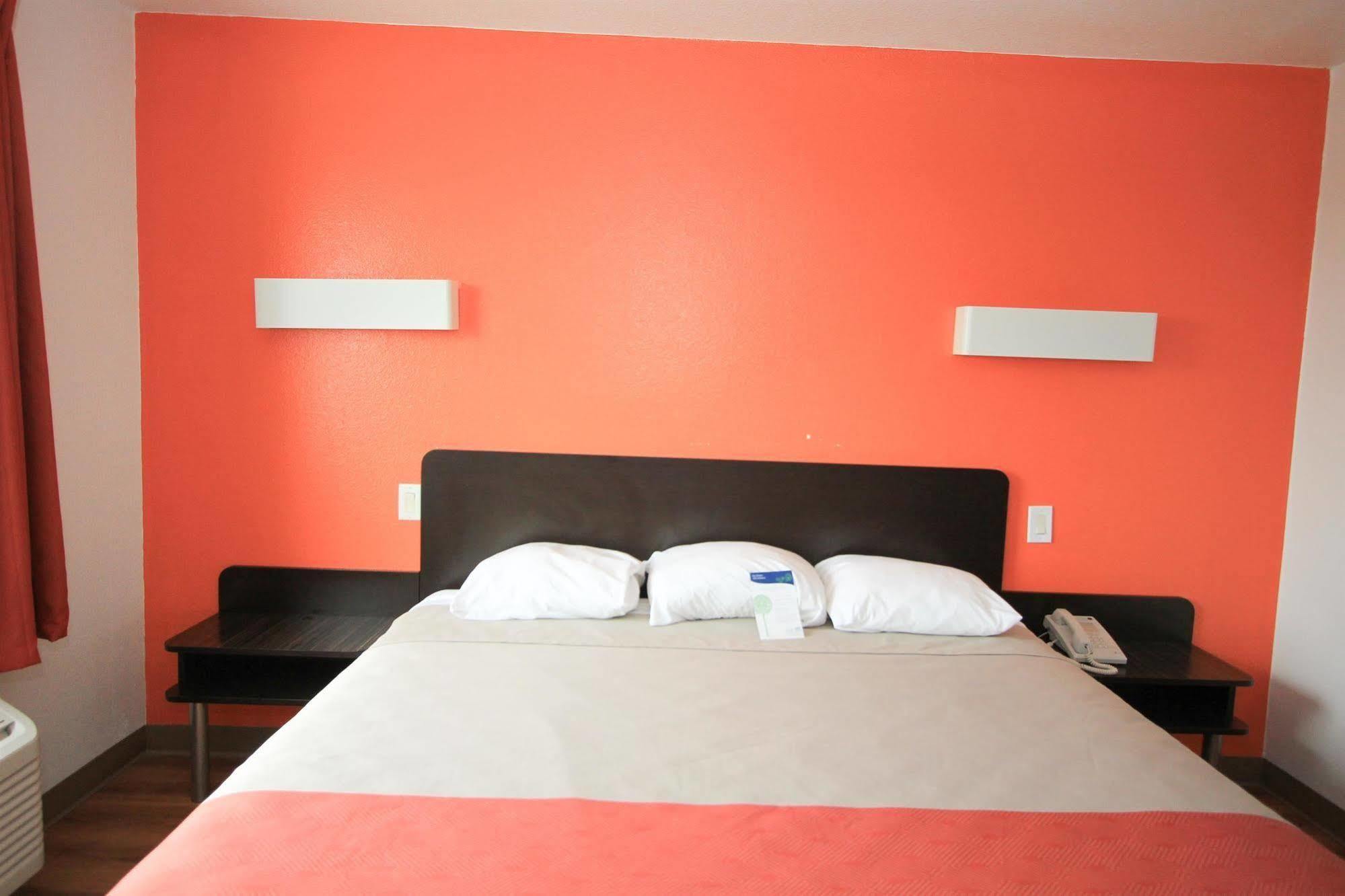 Motel 6-San Antonio, Tx - Downtown - Alamo Dome Zewnętrze zdjęcie