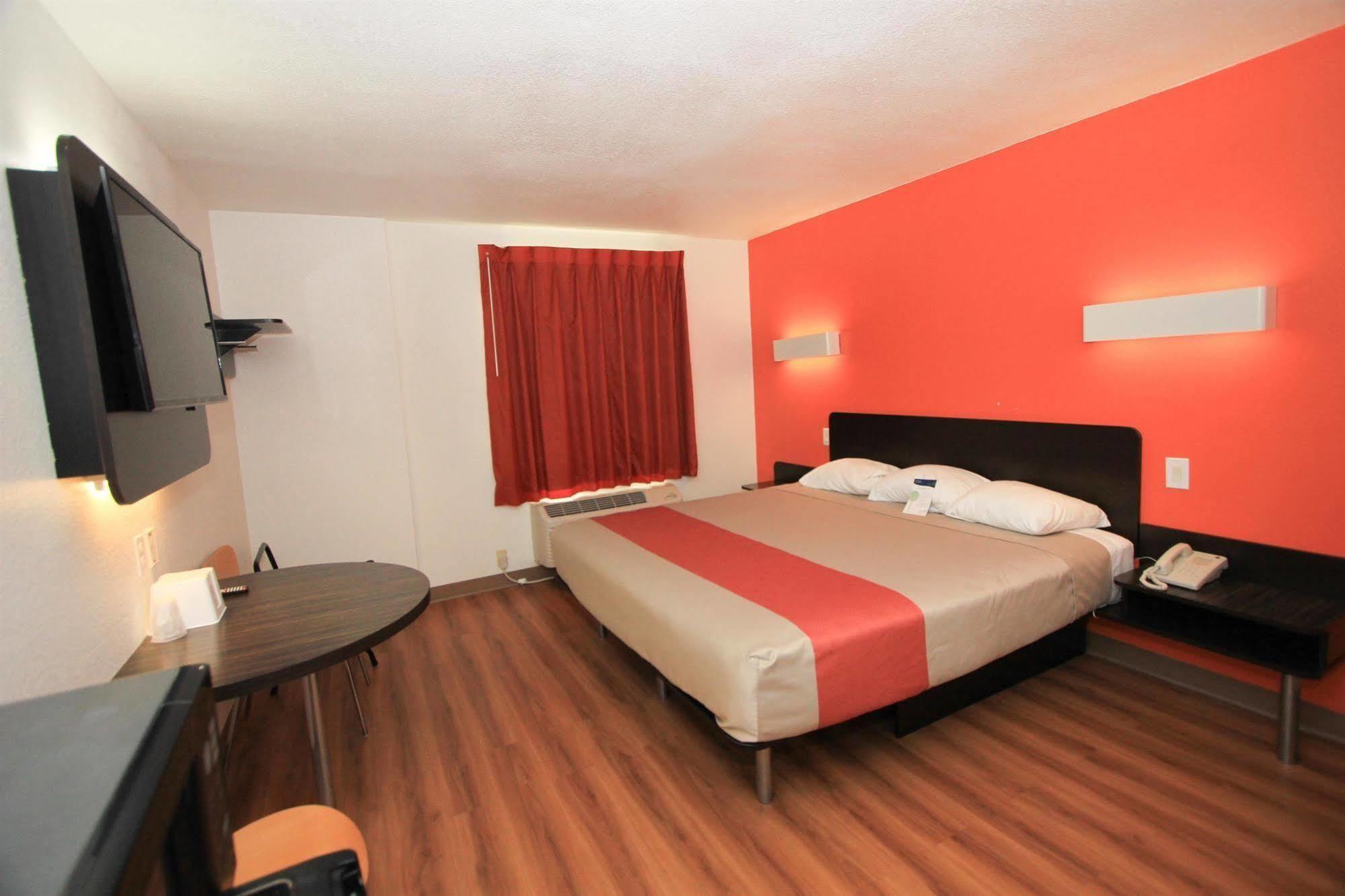 Motel 6-San Antonio, Tx - Downtown - Alamo Dome Zewnętrze zdjęcie