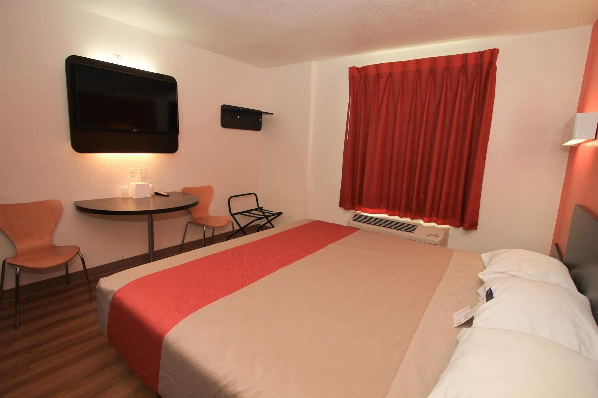 Motel 6-San Antonio, Tx - Downtown - Alamo Dome Zewnętrze zdjęcie
