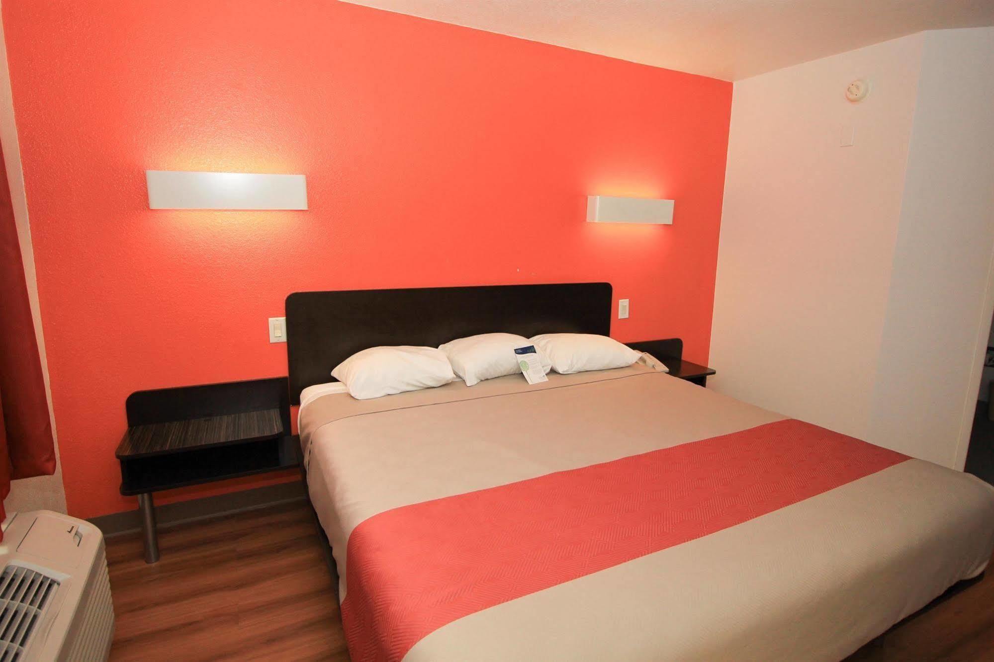 Motel 6-San Antonio, Tx - Downtown - Alamo Dome Zewnętrze zdjęcie